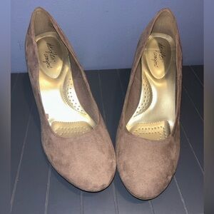 Dexflex Comfort Tan Suede Wedges